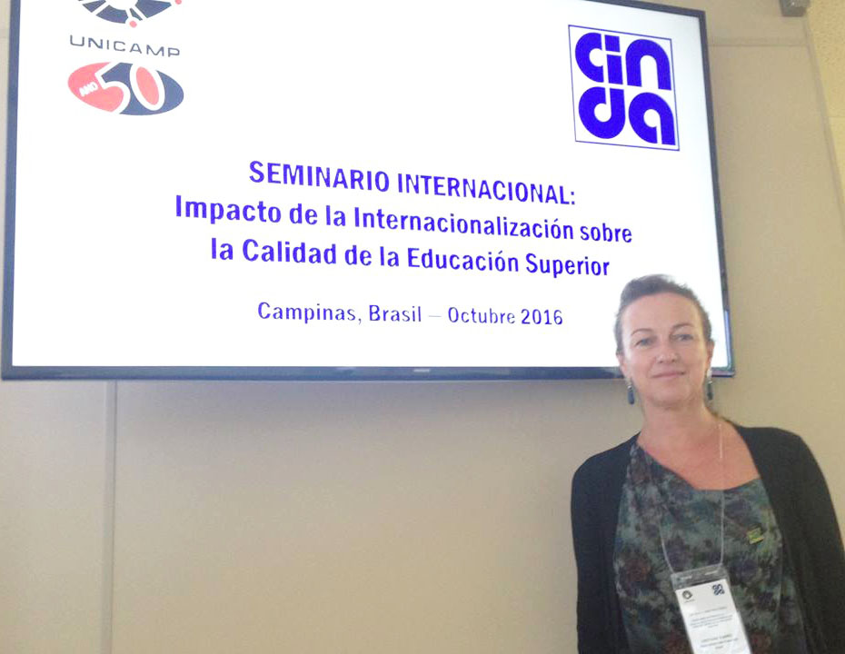 Coordenadora do NRI participa de seminário internacional sobre educação