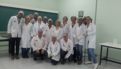 Alunos do Colégio Instituto de Saúde Integrada de Campinas conhecem de perto o curso de Farmácia da USF